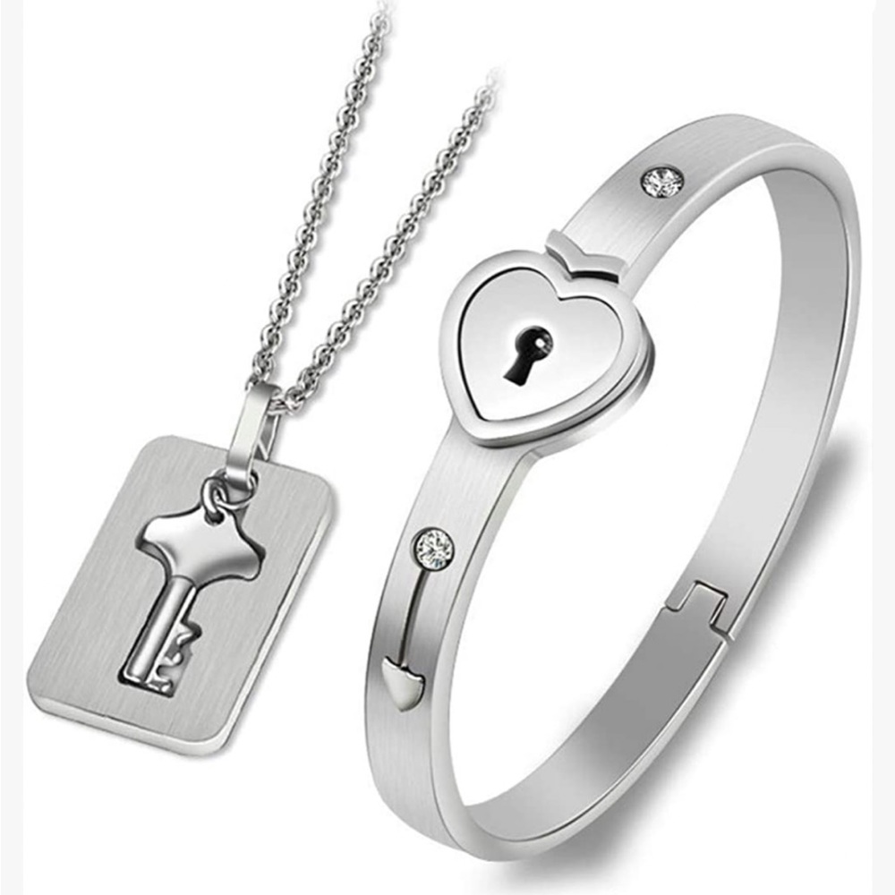 NWT Lock Bracelet and Key Necklace couples set